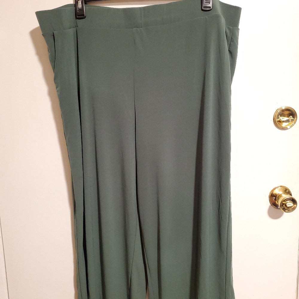 GREEN STUDIO KNIT CULOTTE PANT Size 4